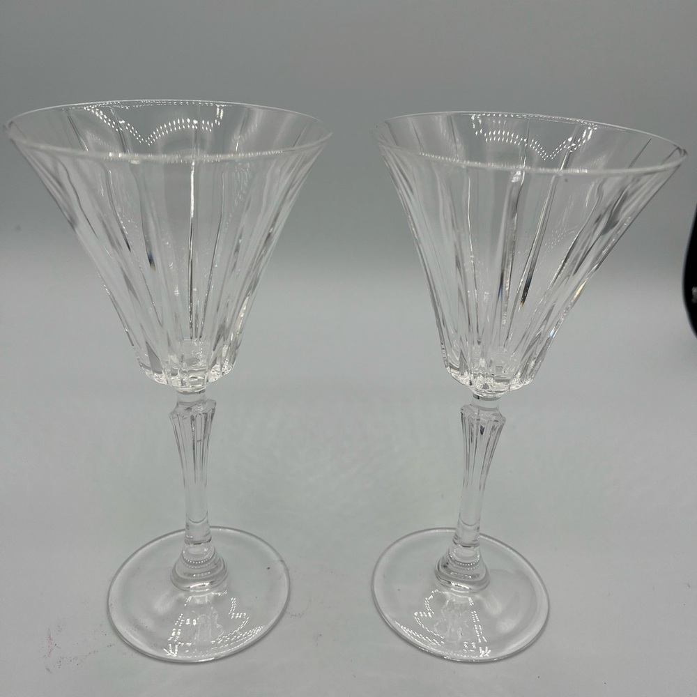 Royal Crystal Rock Novecento Wine Visit Glass. 
Set of two